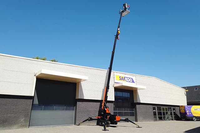 Bg Lift M250 mini hijskraan op rupsen 