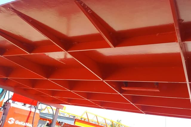 Mobiele container ramp voor machines en materieel