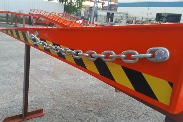 Container ramp voor het laden en lossen van containers