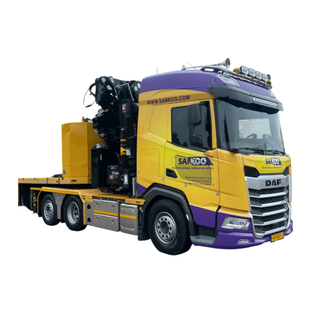 Daf vrachtwagen met 57 tonmeter kraan
