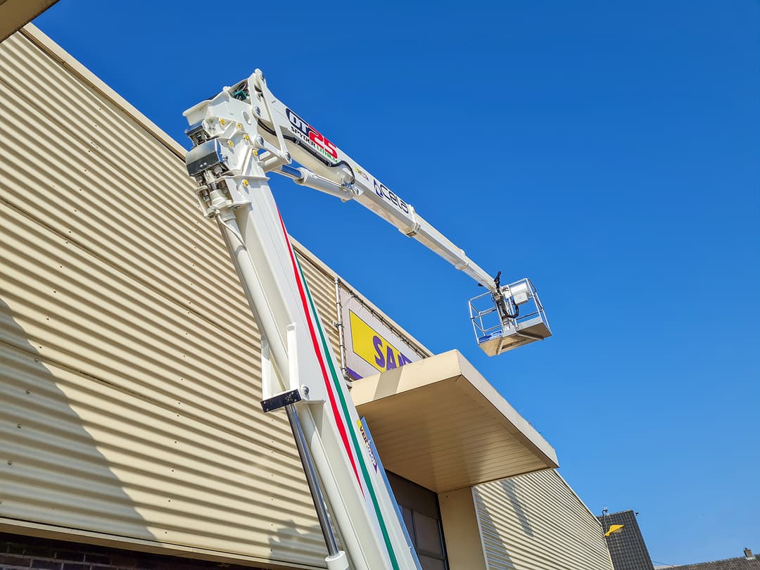 Compacte Cela hoogwerker Compacte Cela hoogwerker voor werken op hoogte