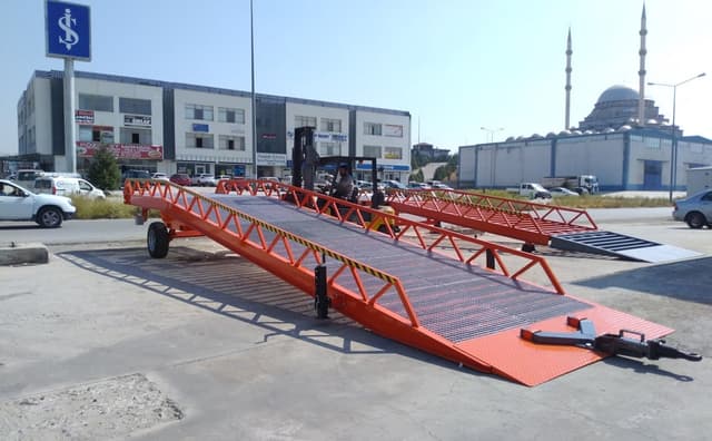 Saurus PYR WH oprijbrug Saurus PYR WH mobiele oprijbrug voor machines en materieel