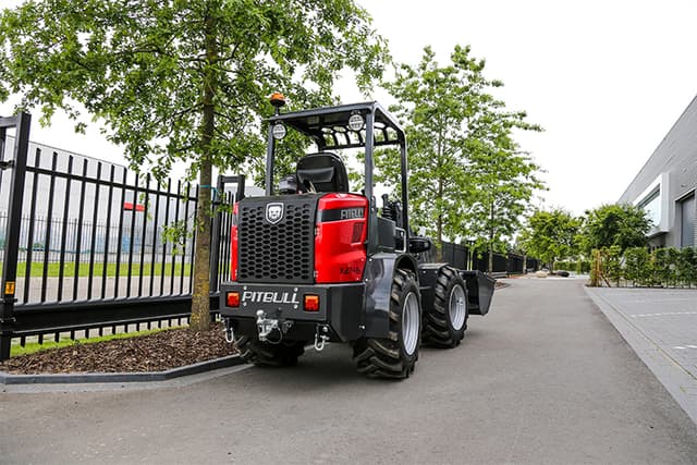 Pitbull minilader voor bouwplaats Pitbull minilader voor transport en werkzaamheden op de bouwplaats